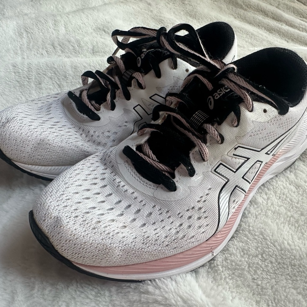 ASICS Women's White and Pink Athletic Shoes